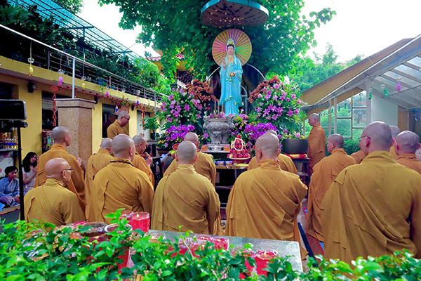 LỄ VÍA BỒ TÁT QUAN THẾ ÂM THÀNH ĐẠO