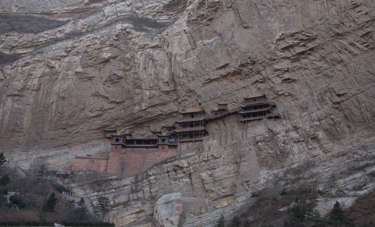 Chùa Huyền Không - Ngôi chùa được treo trên vách núi