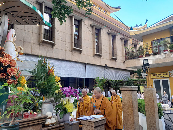 LỄ VÍA BỒ TÁT QUAN THẾ ÂM ĐẢN SANH